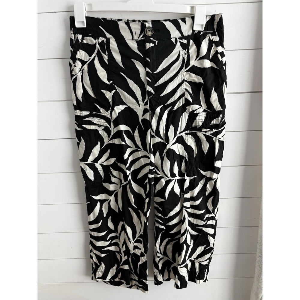 Democracy Black & White Leaf Print Cropped Pants